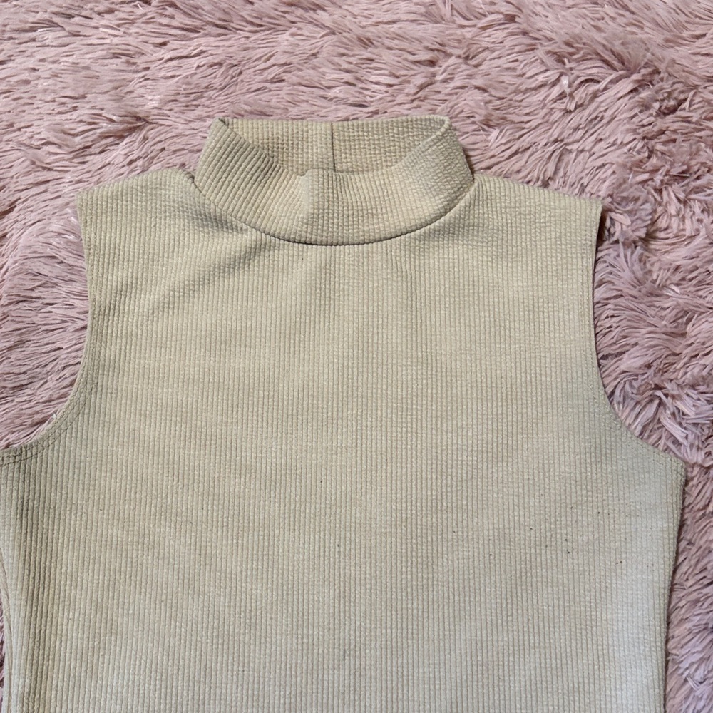 Sleeveless Ribbed Mock Neck Top - Cream